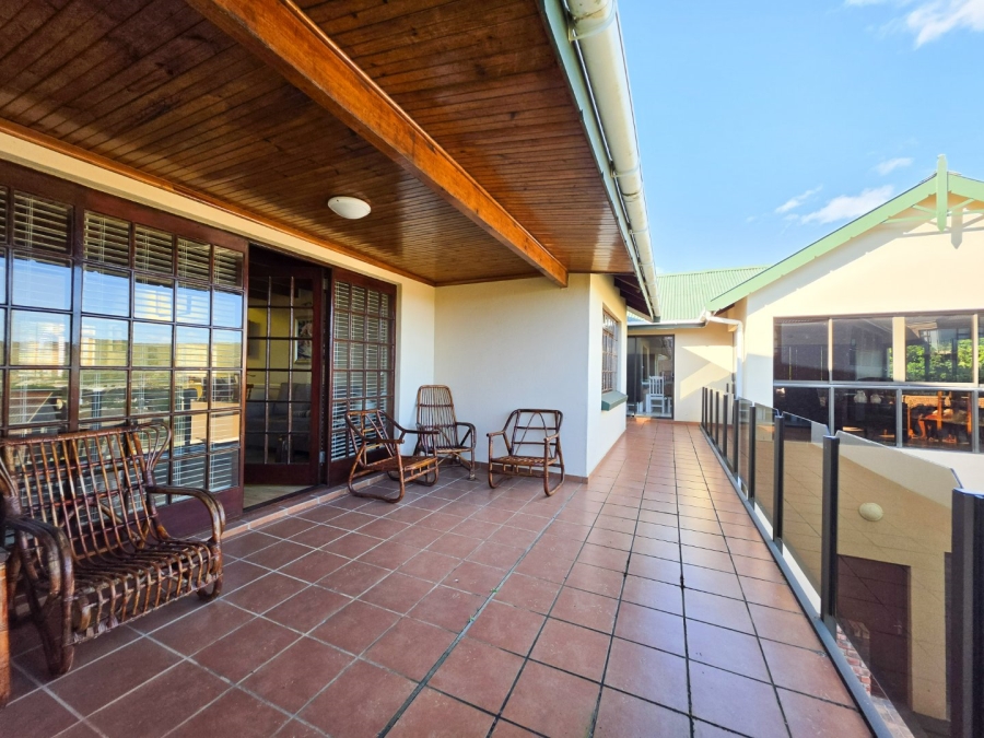 4 Bedroom Property for Sale in Stilbaai Wes Western Cape